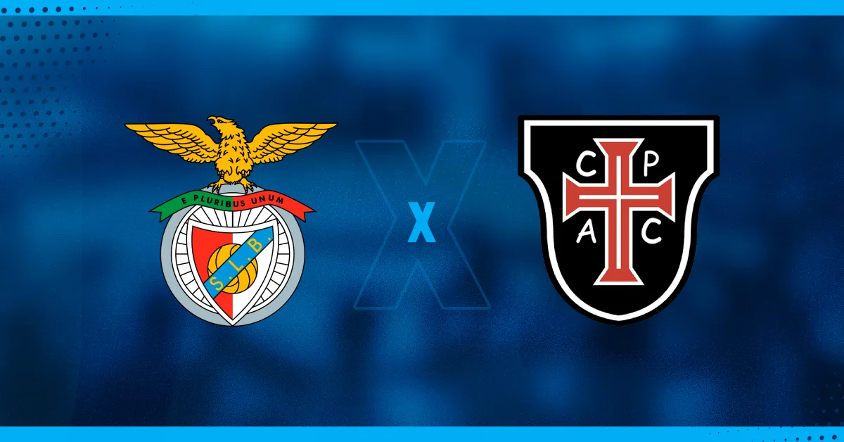 Escudos de Benfica e Casa Pia, que se enfrentam pela Liga Portugal.