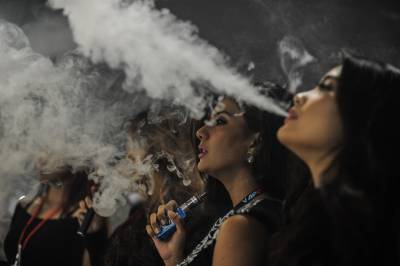 Ilegalidade dos cigarros eletrônicos conduz o Brasil a uma tragédia social