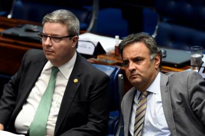 Gilmar Mendes suspende o inquérito que investiga Aécio Neves e Anastasia