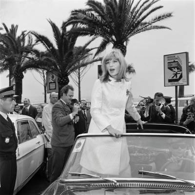 Atriz Monica Vitti, musa de Michelangelo Antonioni, morre aos 90 anos