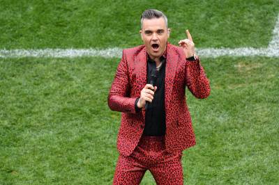 Robbie Williams: cantor fará lifting no pescoço após 'manopausa'; entenda