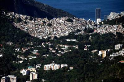 Número de favelas dobra no país e chega a 12 mil áreas, segundo IBGE 