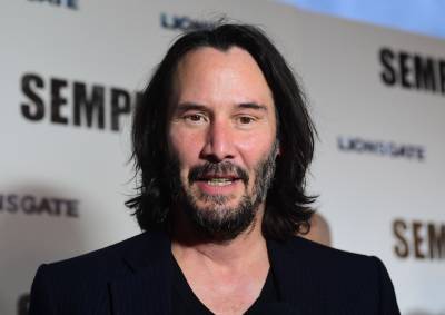 Keanu Reeves volta a turnê com Dogstar e anuncia novo álbum após 23 anos