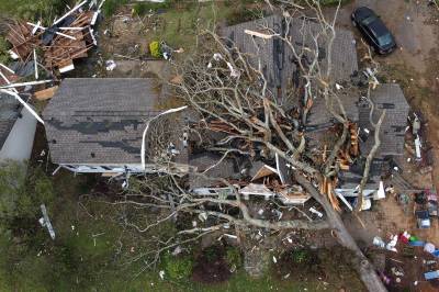 Tornado deixa seis mortos nos Estados Unidos