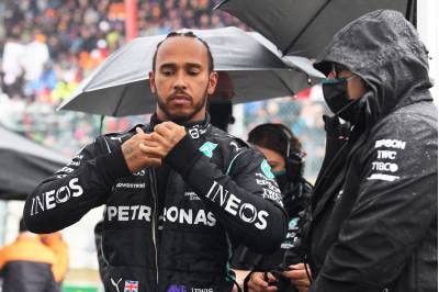 Hamilton é o mais rápido da sexta-feira na Arábia Saudita; Verstappen fica em 4º