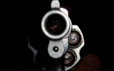 Padrasto mata a tiros namorado de enteada e amigo em Samambaia Sul
