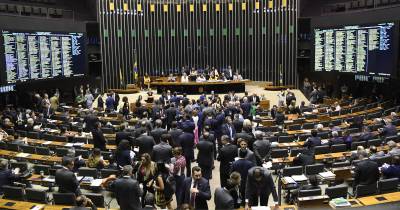 Congresso promulga PEC que garante piso salarial para agentes comunitários