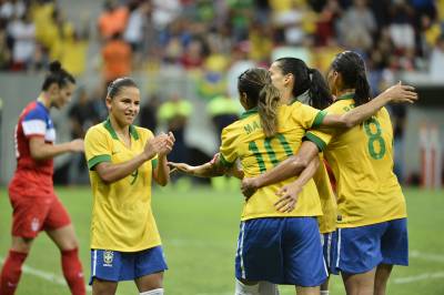 Seleção feminina ganha novo uniforme para disputar Copa do Mundo; confira