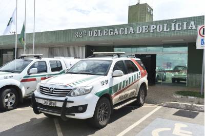 Por ciúmes, mulher queima sobrinha de 14 anos com água quente em Samambaia