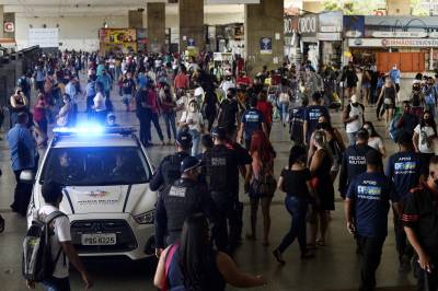 Vídeo: Ambulantes denunciam abordagem truculenta da polícia militar